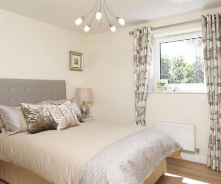 Apple House Guesthouse Heathrow Airport Hillingdon Zewnętrze zdjęcie