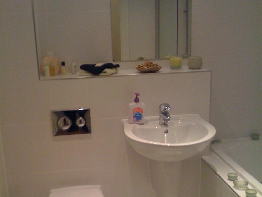 Apple House Guesthouse Heathrow Airport Hillingdon Zewnętrze zdjęcie