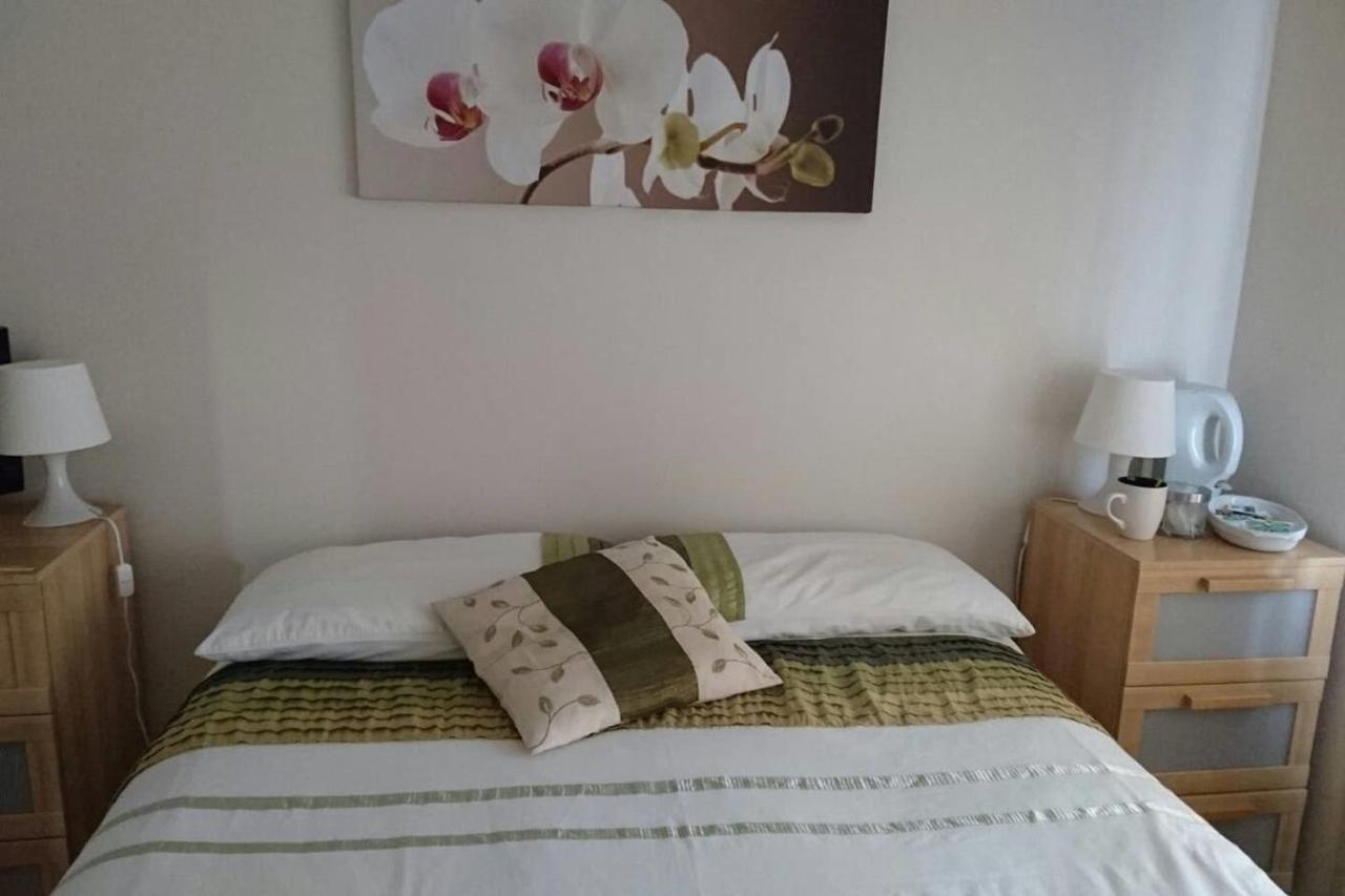 Apple House Guesthouse Heathrow Airport Hillingdon Pokój zdjęcie